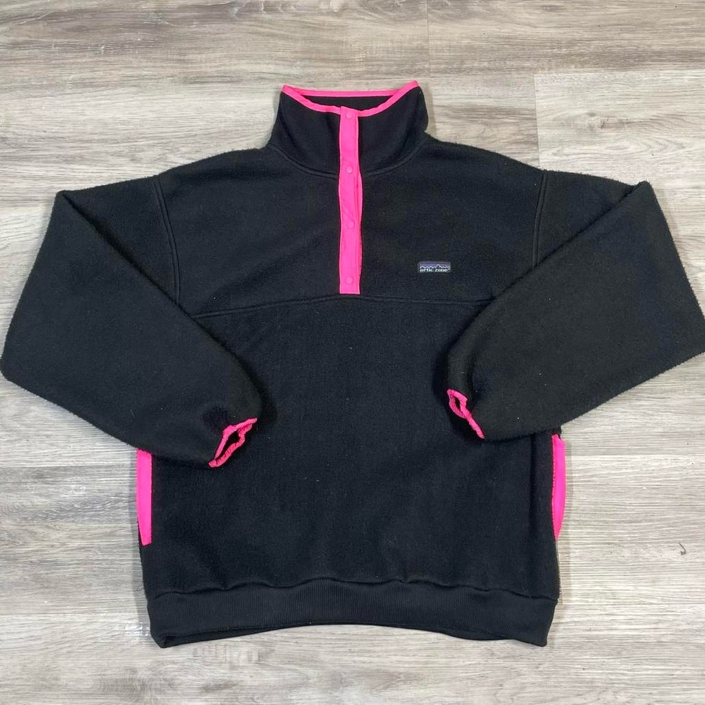 Black and Pink Women's artic zone Patagonia synchilla styled sweater sz M